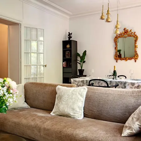 Appartamento Charming French Style With Eiffel Tower View Prime Location Near Attractions Parigi
