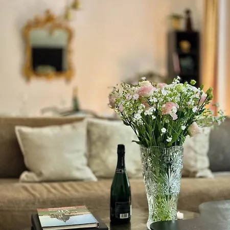 Appartamento Charming French Style With Eiffel Tower View Prime Location Near Attractions Parigi