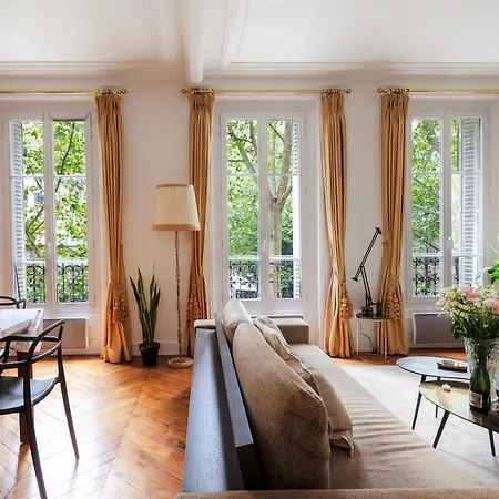 Appartamento Charming French Style With Eiffel Tower View Prime Location Near Attractions Parigi